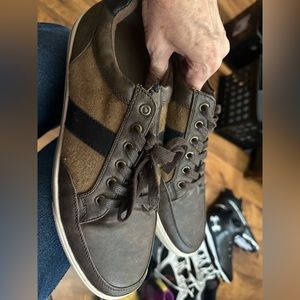 Size 10 Boys Dress Tennis Shoes-used